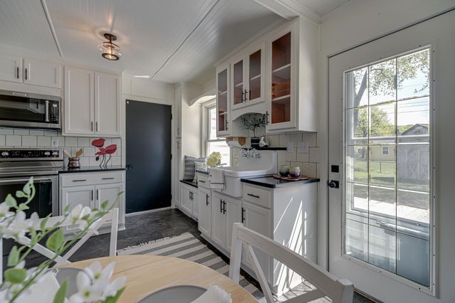 8701 Elliot Avenue S, Bloomington, MN 55420