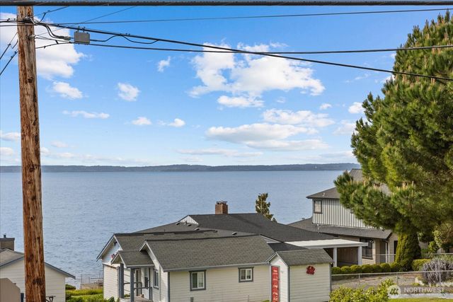 170 N Sunset Drive, Camano Island, WA 98282