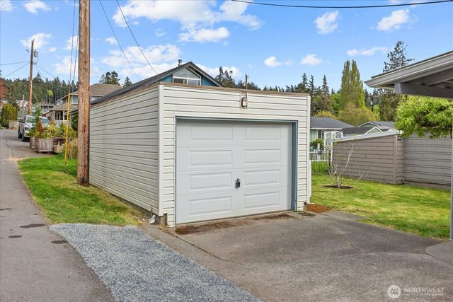 170 N Sunset Drive, Camano Island, WA 98282