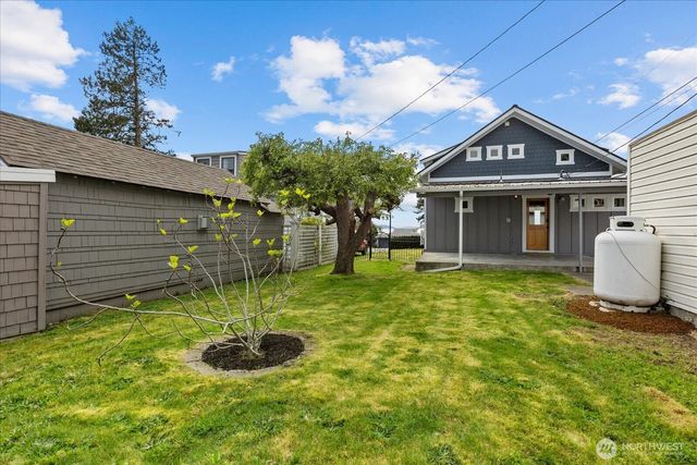 170 N Sunset Drive, Camano Island, WA 98282