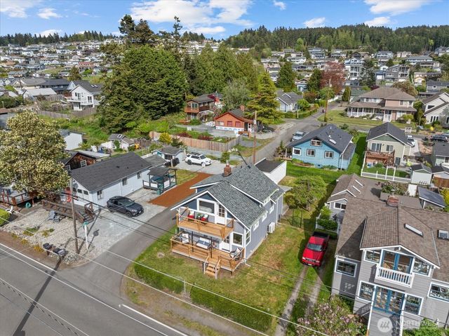 170 N Sunset Drive, Camano Island, WA 98282