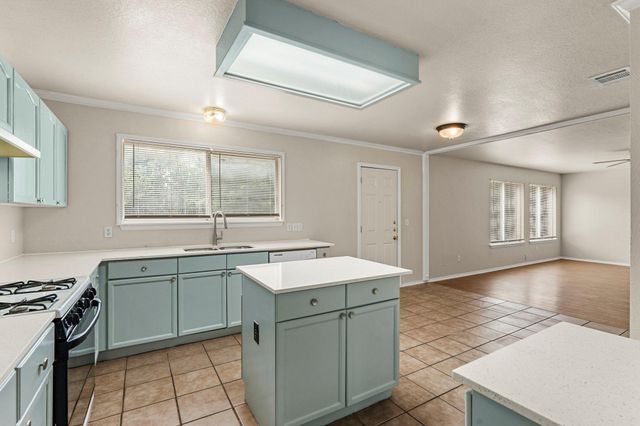 8731 Minot CIR, Austin, TX 78748