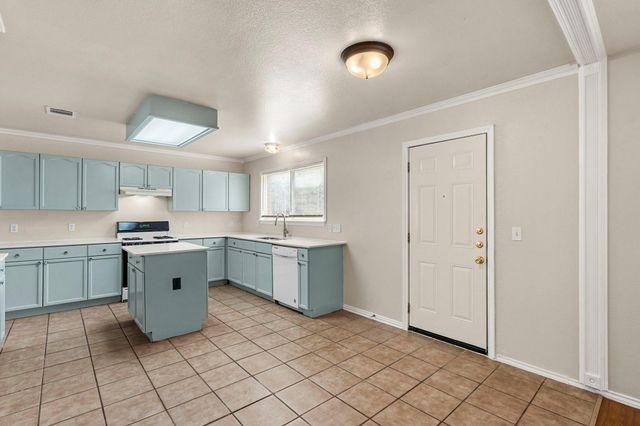 8731 Minot CIR, Austin, TX 78748