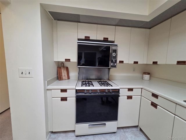 12-29 Diane Place 195 U, Bayside, NY 11360