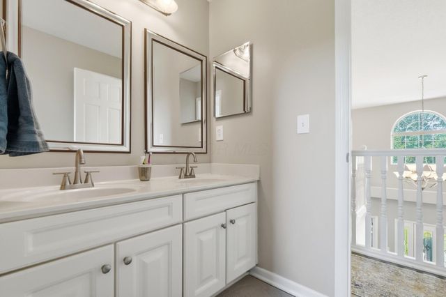 5507 Pensworthy Drive, Dublin, OH 43016