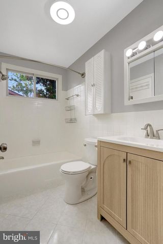 2800 JOSEPH MAKELL CT, Alexandria, VA 22306