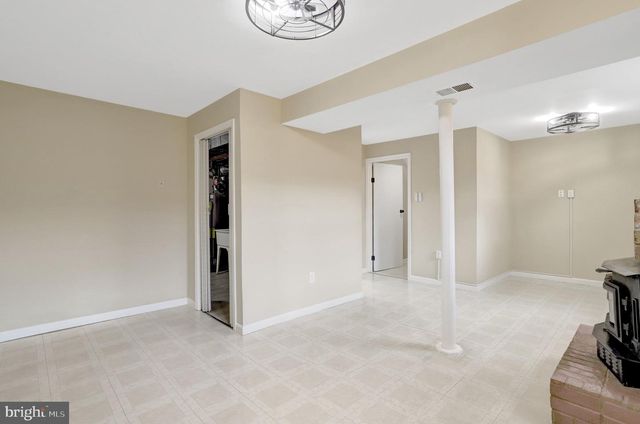 2800 JOSEPH MAKELL CT, Alexandria, VA 22306