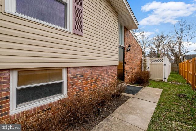 2800 JOSEPH MAKELL CT, Alexandria, VA 22306