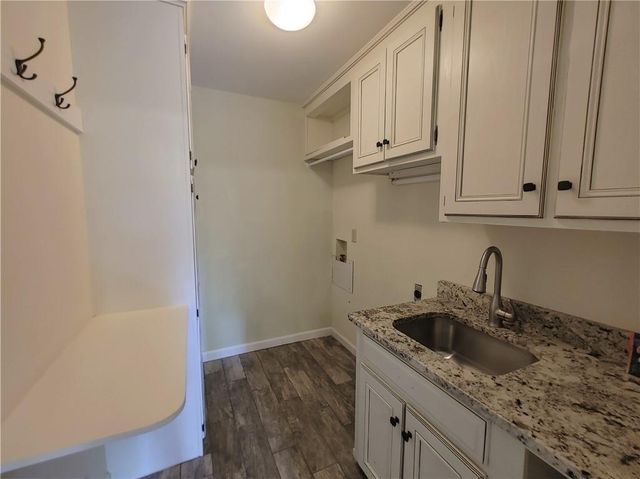 820 Oakhaven Drive, Roswell, GA 30075