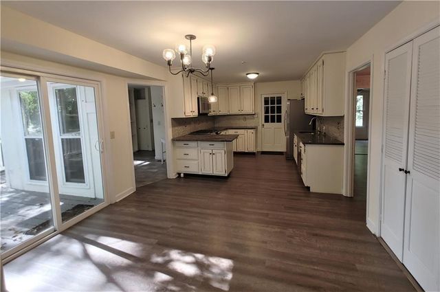 820 Oakhaven Drive, Roswell, GA 30075