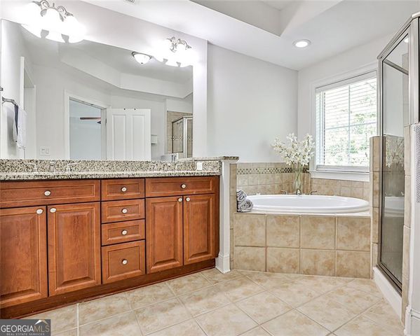 5480 Glenridge View 2008, Sandy Springs, GA 30342