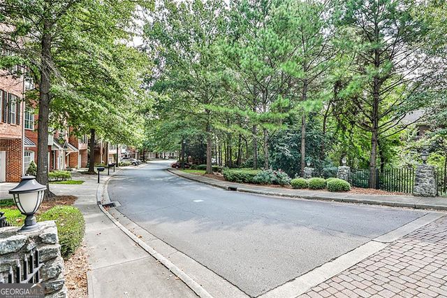 5480 Glenridge View 2008, Sandy Springs, GA 30342