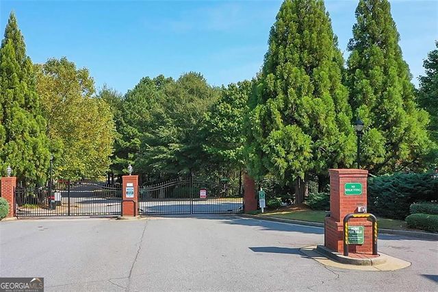 5480 Glenridge View 2008, Sandy Springs, GA 30342