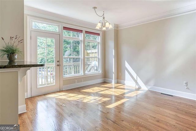 5480 Glenridge View 2008, Sandy Springs, GA 30342