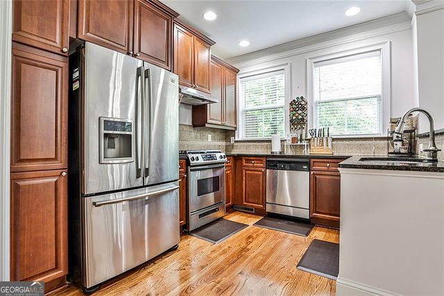 5480 Glenridge View 2008, Sandy Springs, GA 30342