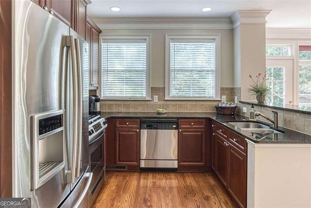 5480 Glenridge View 2008, Sandy Springs, GA 30342