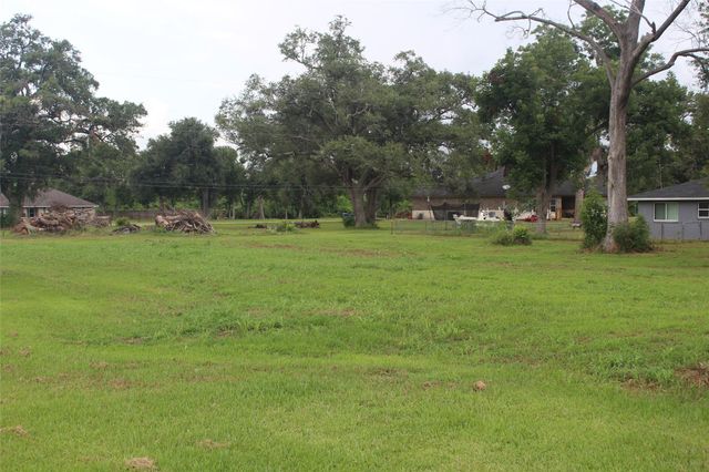 0 Spencer Dr, Jones Creek, TX 77541