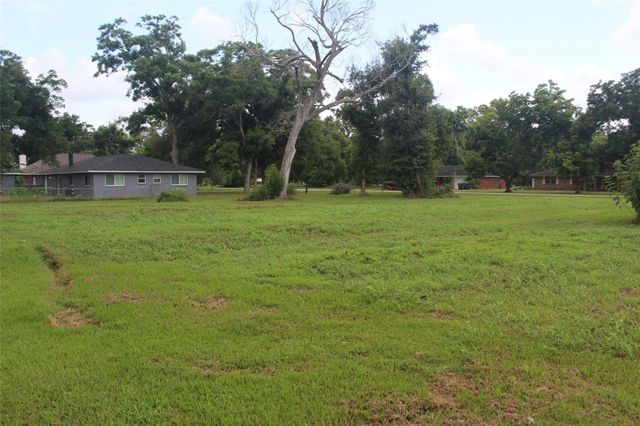 0 Spencer Dr, Jones Creek, TX 77541