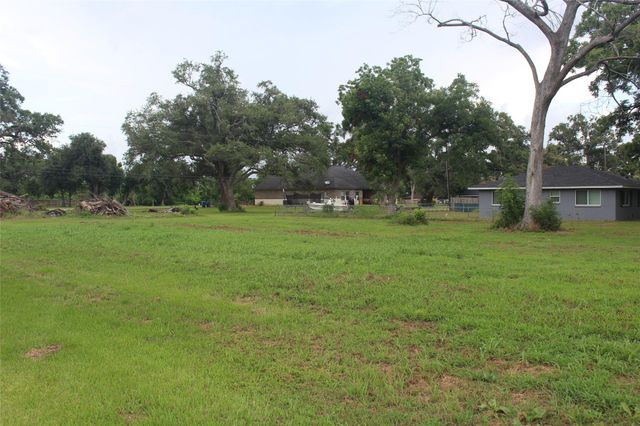 0 Spencer Dr, Jones Creek, TX 77541