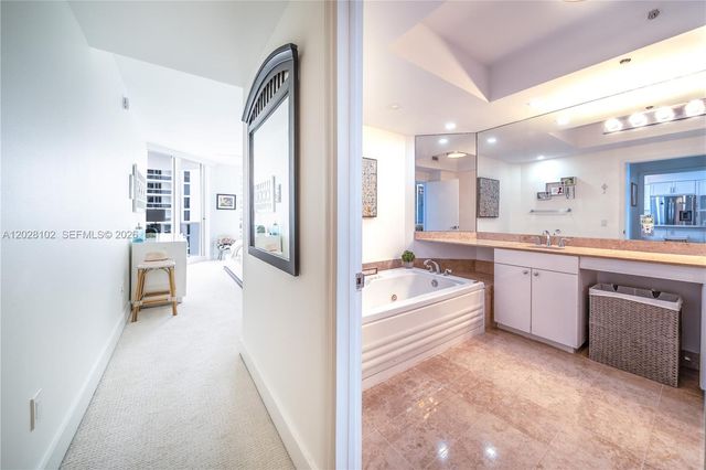 4779 Collins Ave 3504, Miami Beach, FL 33140