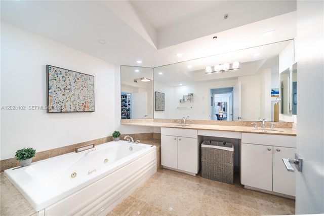 4779 Collins Ave 3504, Miami Beach, FL 33140