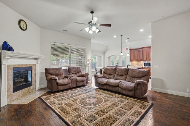 2412 Lynbridge Drive, Plano, TX 75025