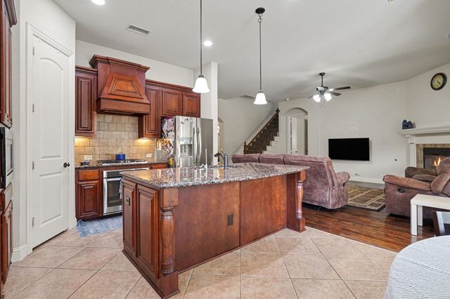2412 Lynbridge Drive, Plano, TX 75025