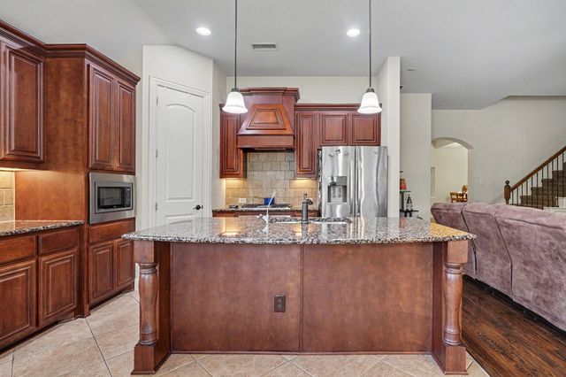 2412 Lynbridge Drive, Plano, TX 75025