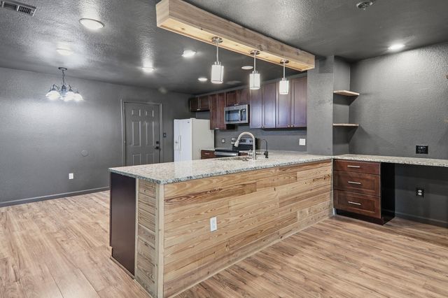 119 N Kanaio DR, Bastrop, TX 78602