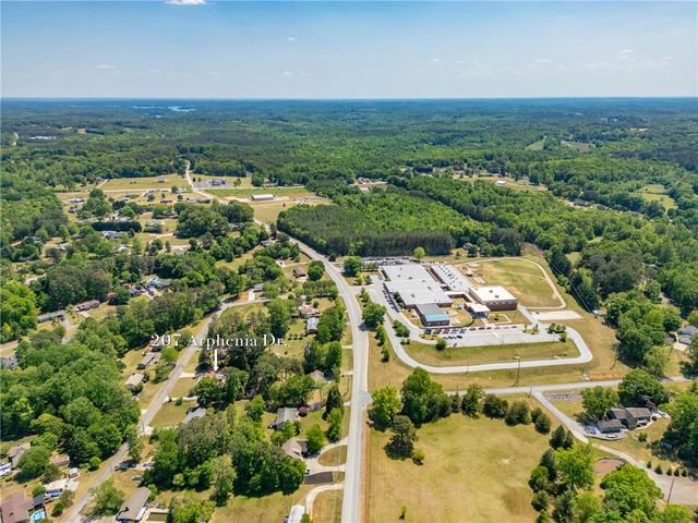 207 Arphenia Drive, West Union, SC 29696