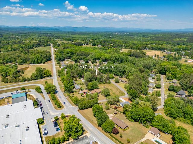207 Arphenia Drive, West Union, SC 29696