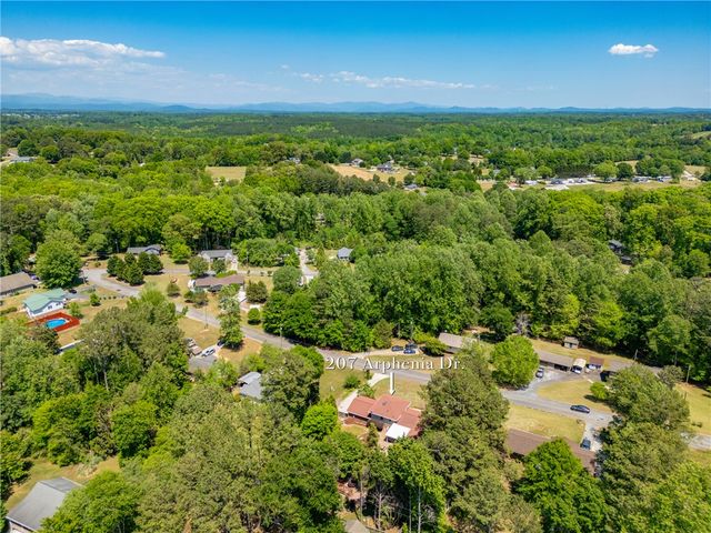 207 Arphenia Drive, West Union, SC 29696