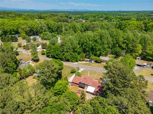 207 Arphenia Drive, West Union, SC 29696