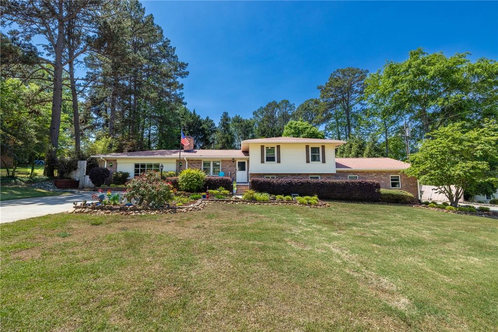 207 Arphenia Drive, West Union, SC 29696