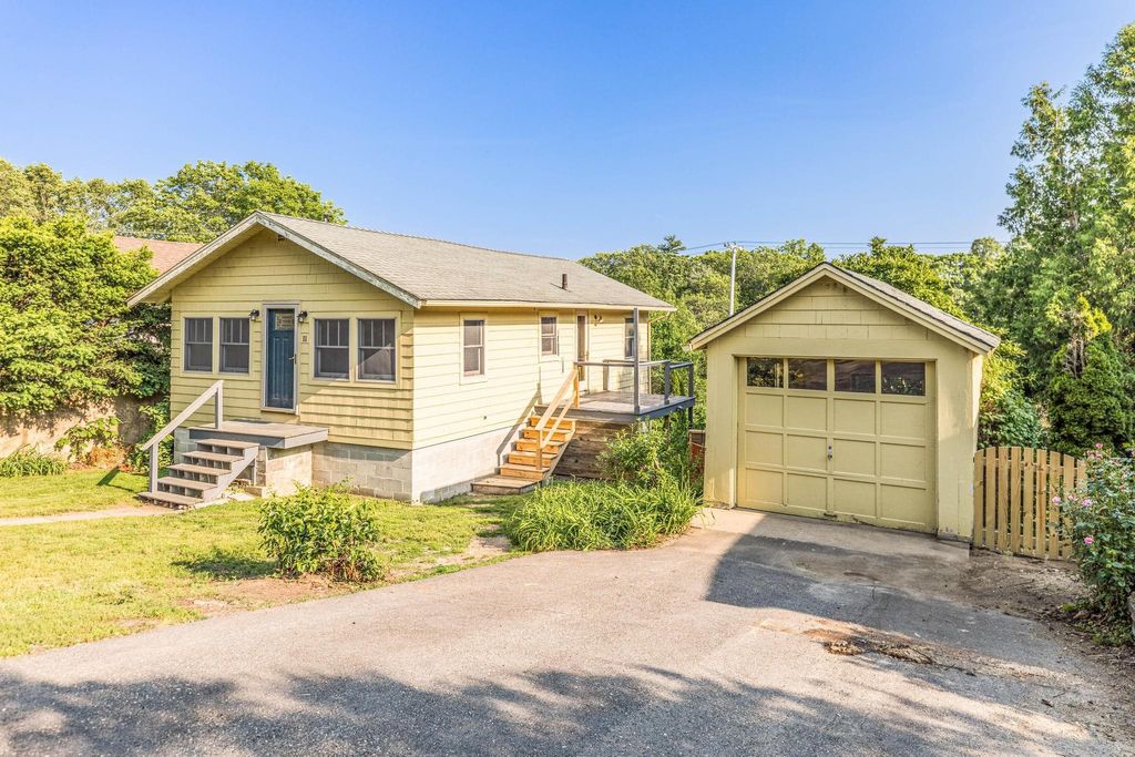 11 Bridge Street, Kittery, ME 03904