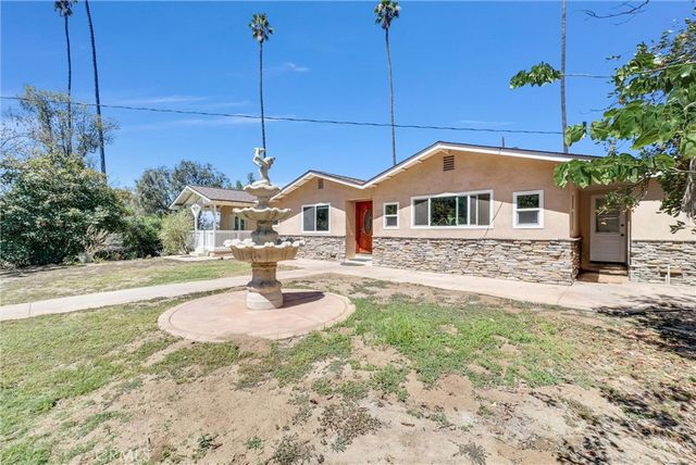 1505 Gratton Street, Riverside, CA 92504