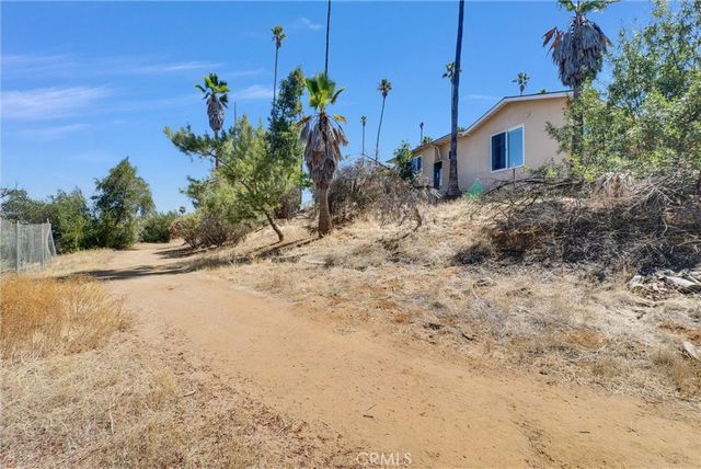 1505 Gratton Street, Riverside, CA 92504