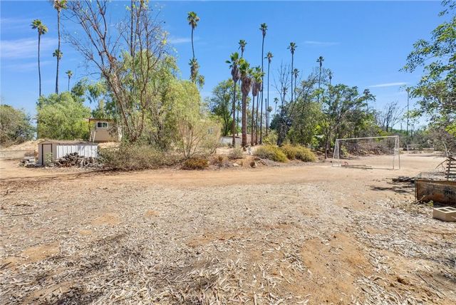 1505 Gratton Street, Riverside, CA 92504