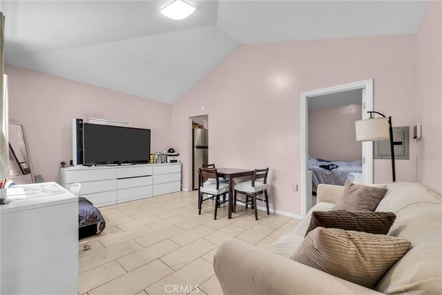 1505 Gratton Street, Riverside, CA 92504