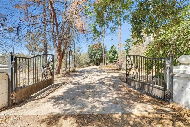 1505 Gratton Street, Riverside, CA 92504