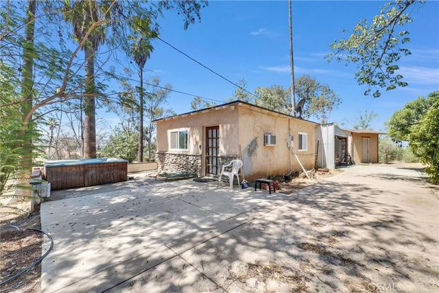1505 Gratton Street, Riverside, CA 92504