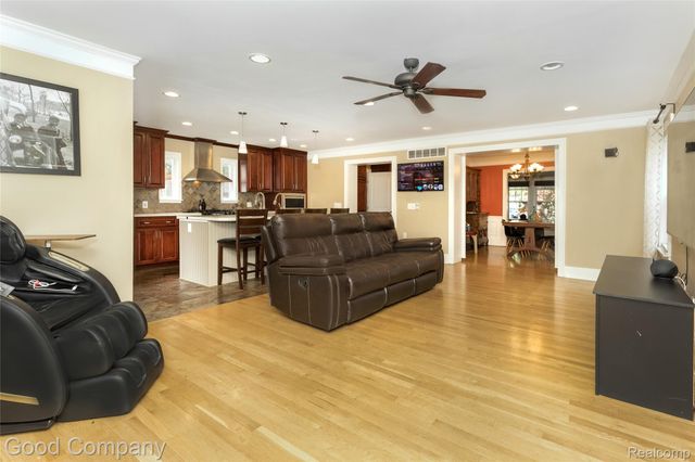 189 W Maplehurst Street, Ferndale, MI 48220