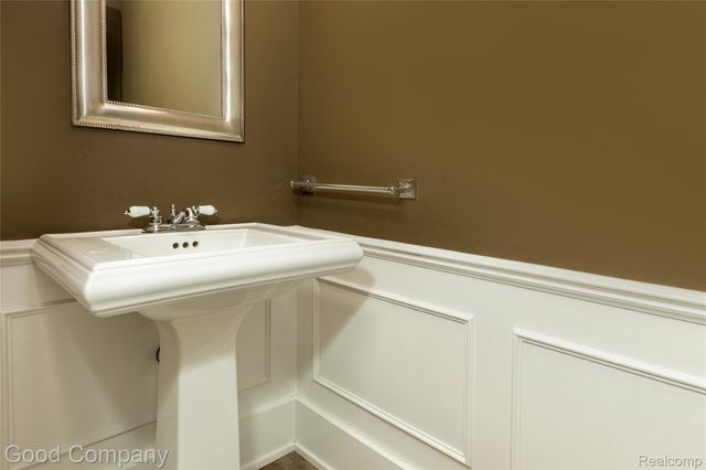 189 W Maplehurst Street, Ferndale, MI 48220