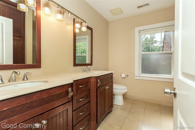 189 W Maplehurst Street, Ferndale, MI 48220