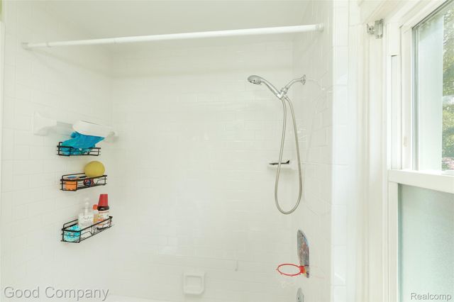 189 W Maplehurst Street, Ferndale, MI 48220