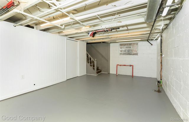 189 W Maplehurst Street, Ferndale, MI 48220