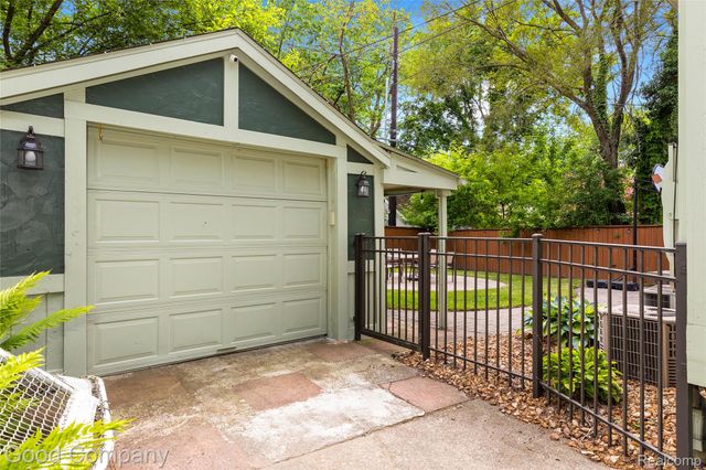 189 W Maplehurst Street, Ferndale, MI 48220