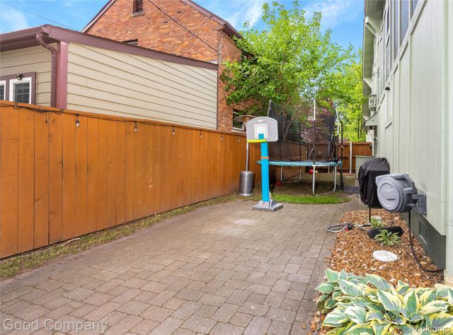 189 W Maplehurst Street, Ferndale, MI 48220
