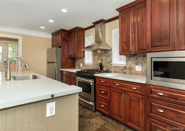 189 W Maplehurst Street, Ferndale, MI 48220