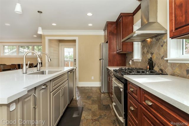 189 W Maplehurst Street, Ferndale, MI 48220